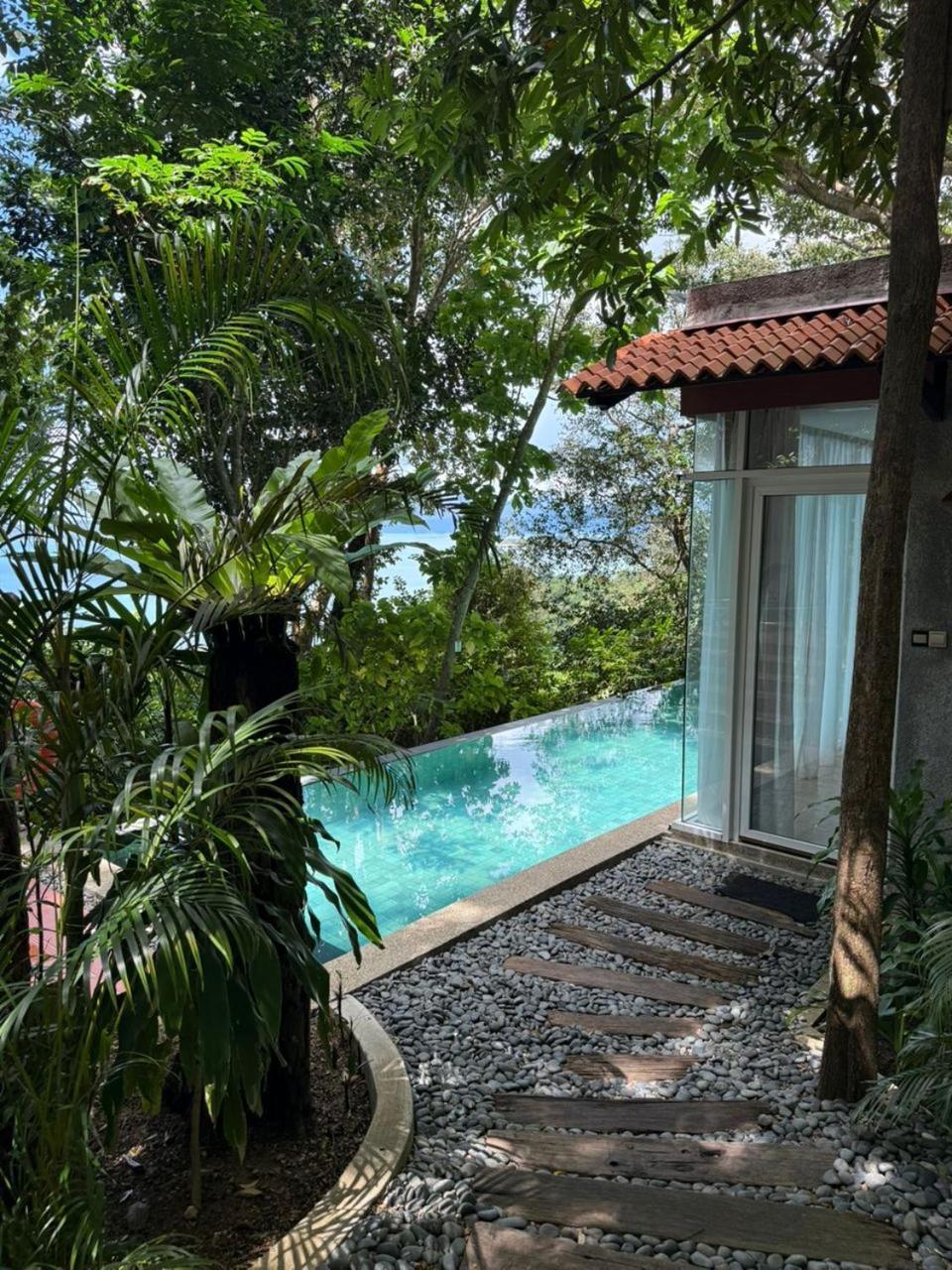 Ambong Pool Villas - Private Pool Pantai Cenang  Exterior photo