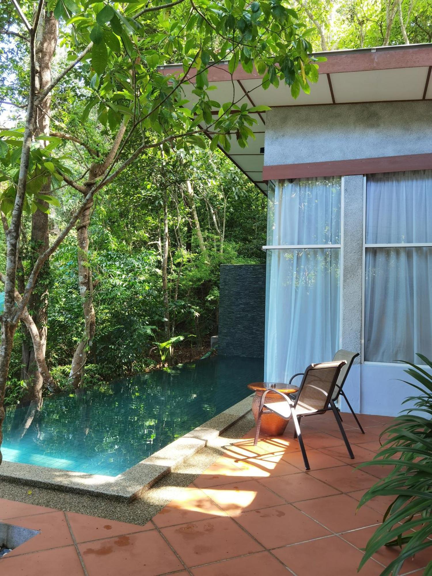 Ambong Pool Villas - Private Pool Pantai Cenang  Exterior photo